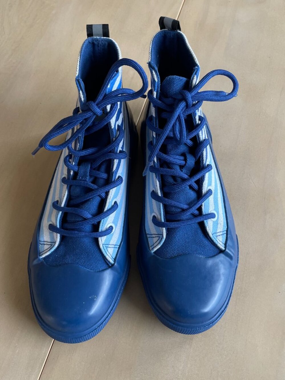 Entire Closet $5! Hunter for Target Kids Dipped Canvas High Top Sneakers - Picture 3 of 11